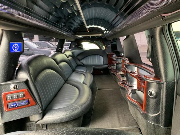 2007 Cadillac 180” Limo Limousine for Sale in Las Vegas, NV - Photo 2