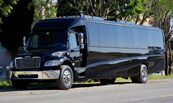 2018 Freightliner GM40 Shuttle Shuttle Bus for Sale in Riverside, CA - Photo 2