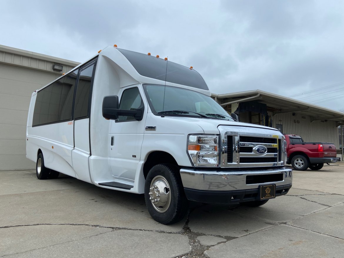 Shuttle Bus for Sale in ERIE, PA - Photo 4