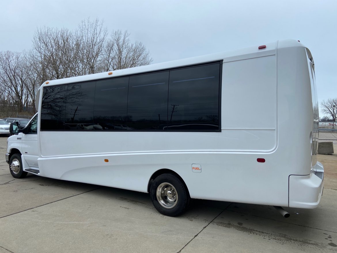Shuttle Bus for Sale in ERIE, PA - Photo 11