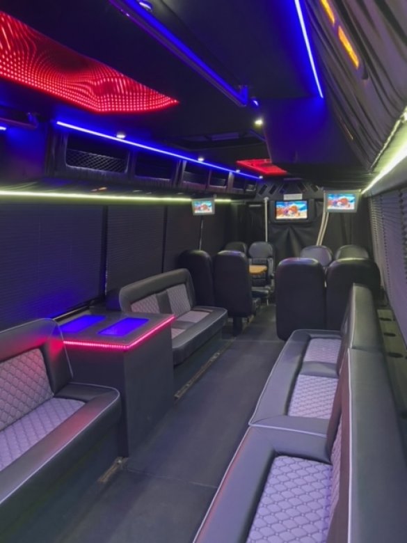 2012 Freightliner Limo Coach Limo Bus for Sale in ERIE, PA - Photo 3