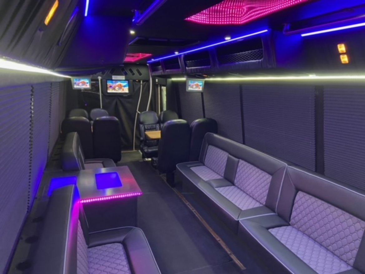 Limo Bus for Sale in ERIE, PA - Photo 6