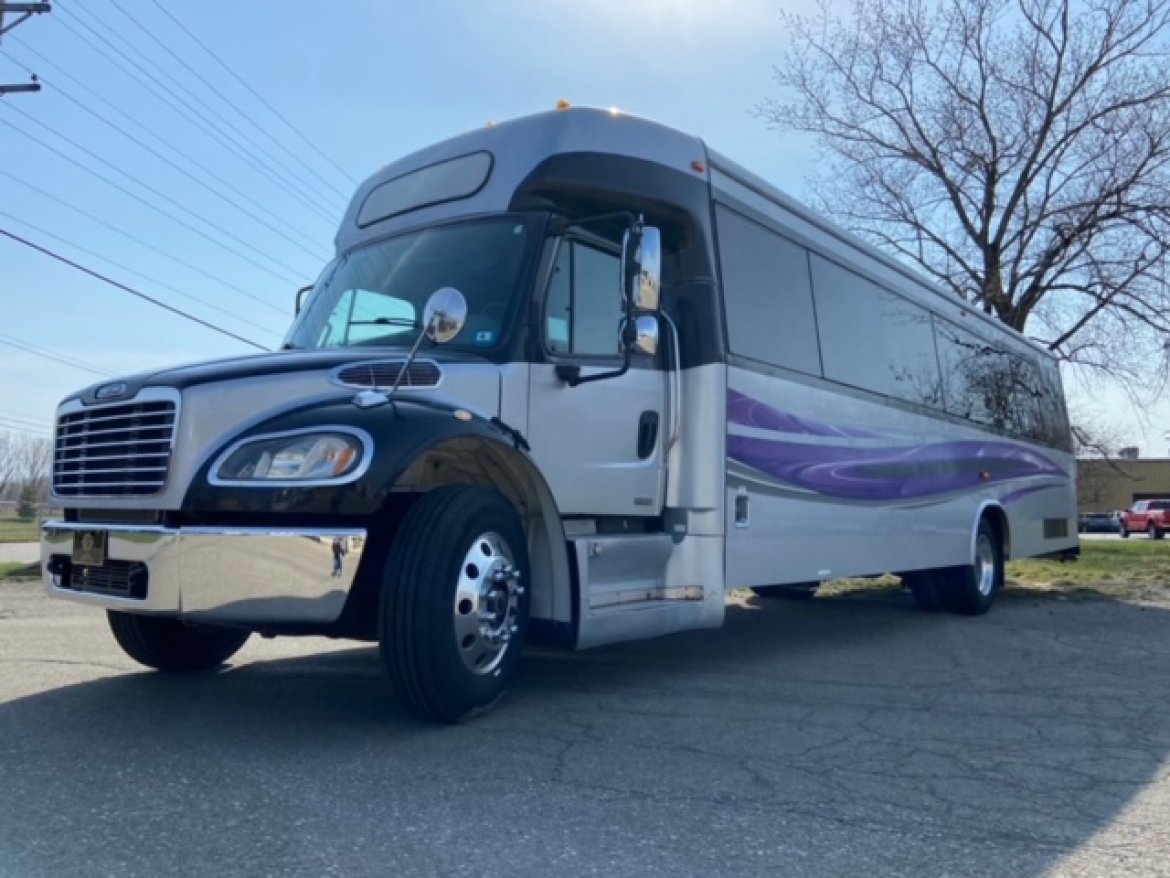 Limo Bus for Sale in ERIE, PA - Photo 27