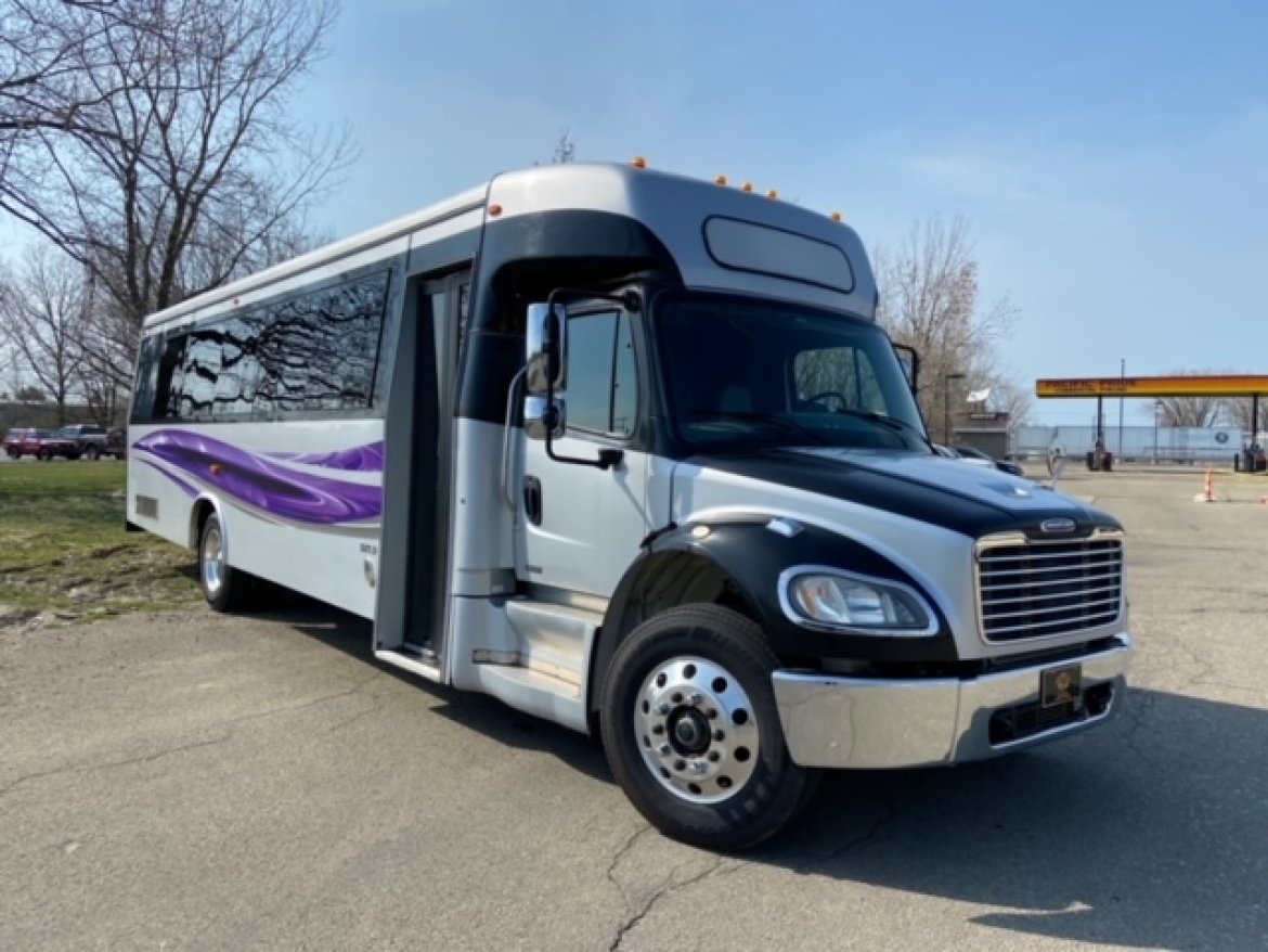 Limo Bus for Sale in ERIE, PA - Photo 30