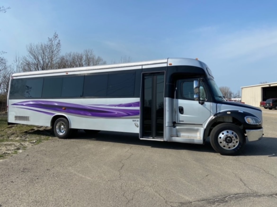 Limo Bus for Sale in ERIE, PA - Photo 39