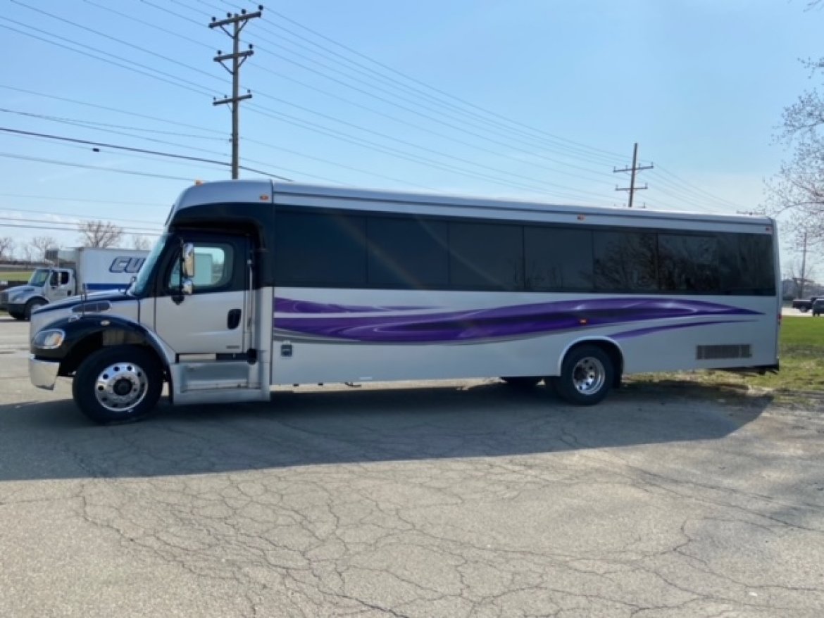 Limo Bus for Sale in ERIE, PA - Photo 34