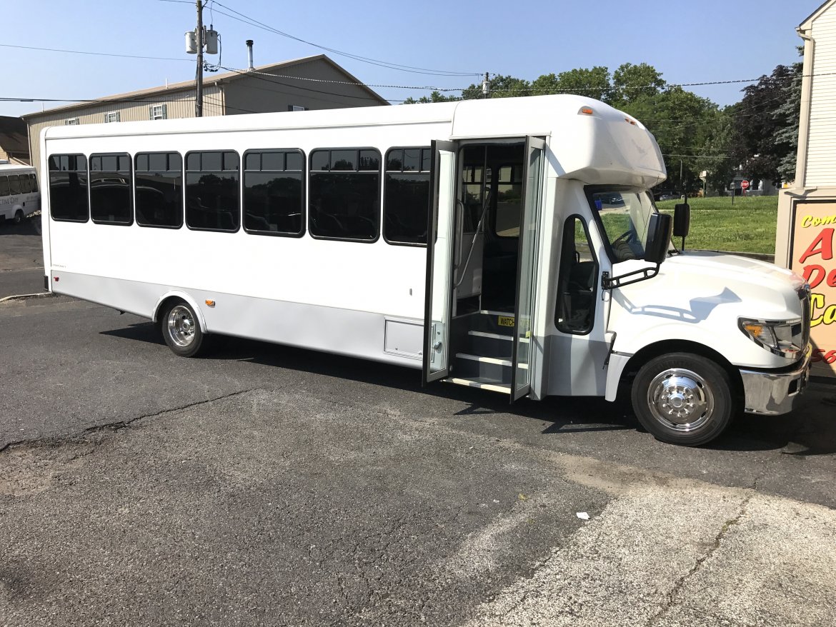Photo of Shuttle Bus for sale: 2014 International DT466 34&quot; by Starcraft