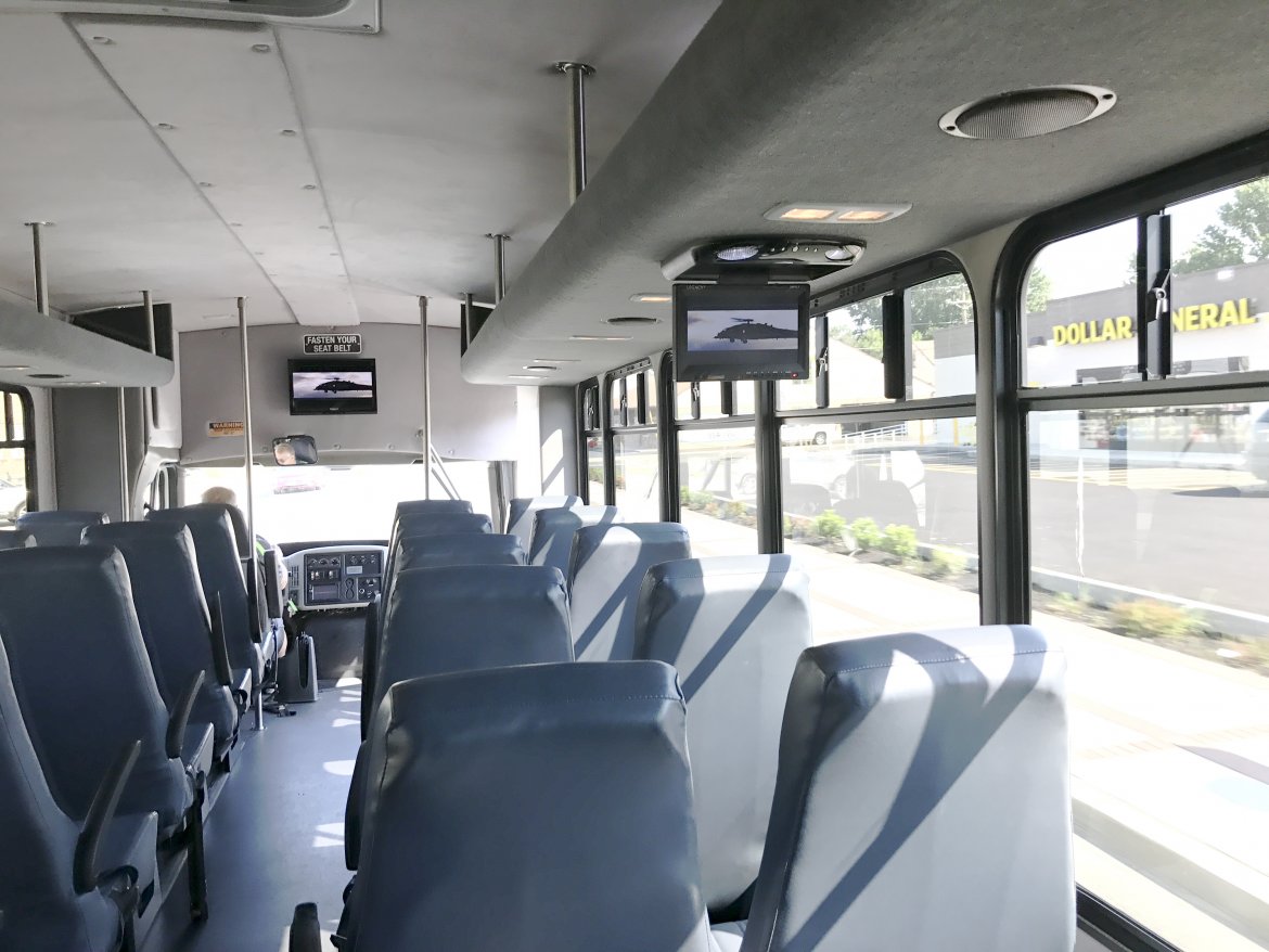 Photo of Shuttle Bus for sale: 2014 International DT466 34&quot; by Starcraft