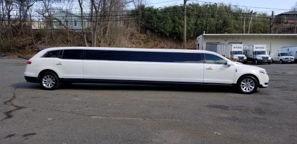 2014 Lincoln MKT Limousine for Sale in Little falls, NJ - Photo 2