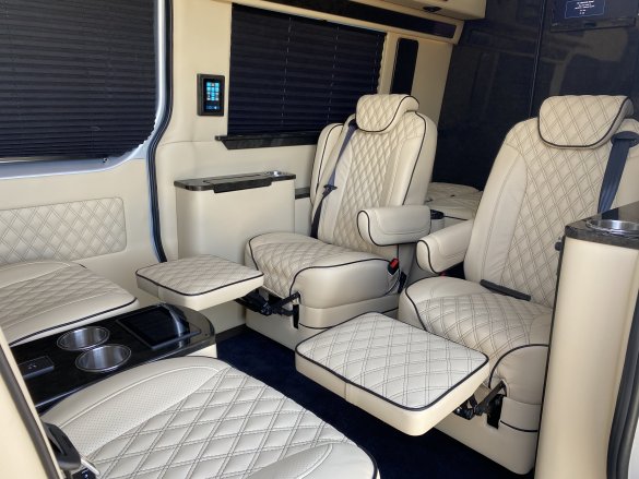 2019 Mercedes-Benz 3500 Sprinter Sprinter for Sale in Irving, TX - Photo 2