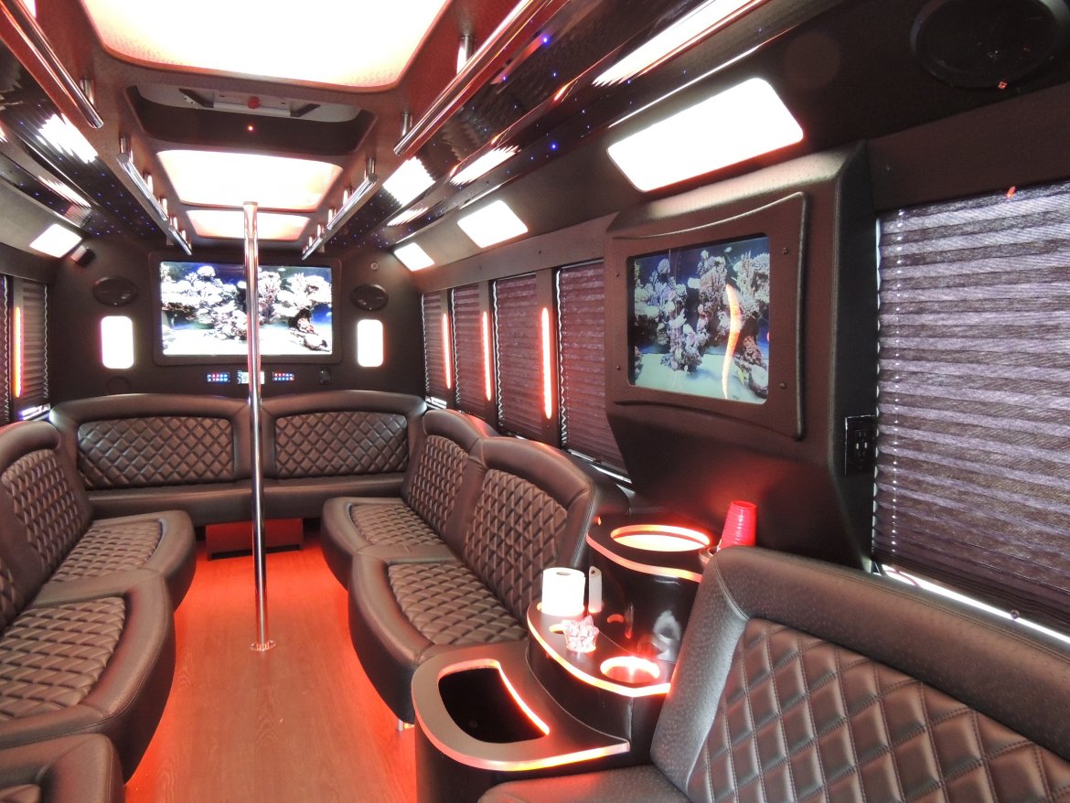 Limo Bus for Sale in FAIRLESS HILLS, PA - Photo 5
