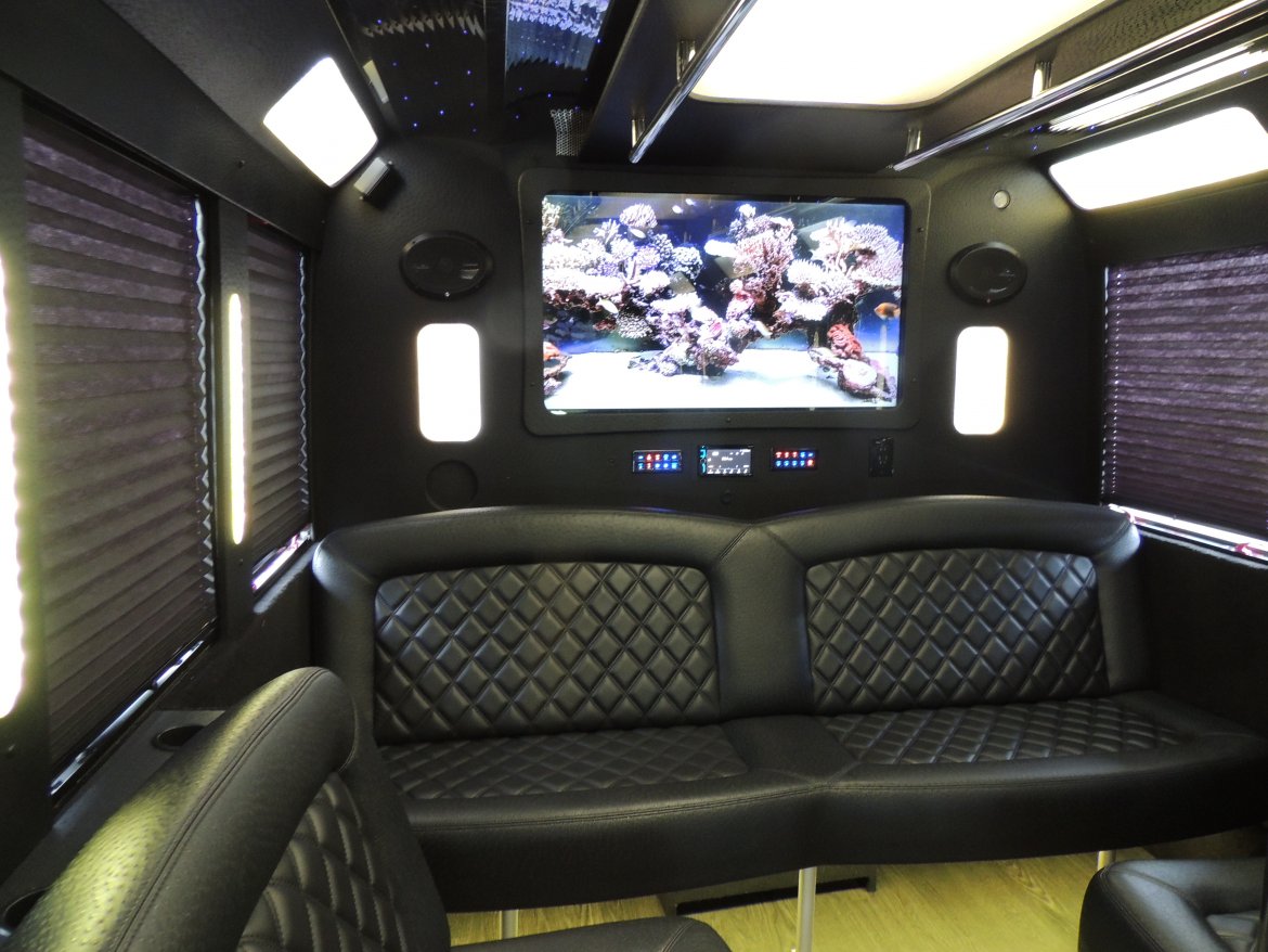 Limo Bus for Sale in FAIRLESS HILLS, PA - Photo 10