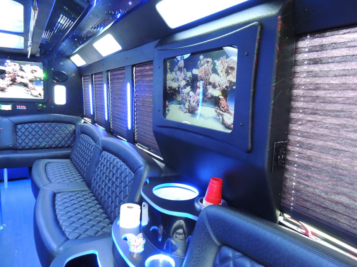 Limo Bus for Sale in FAIRLESS HILLS, PA - Photo 12