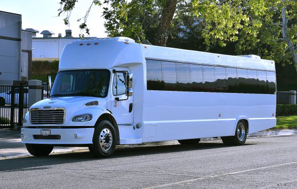 2018 Freightliner 45 Ft Luxury Shuttle Shuttle Bus for Sale in Fontana, CA - Photo 2