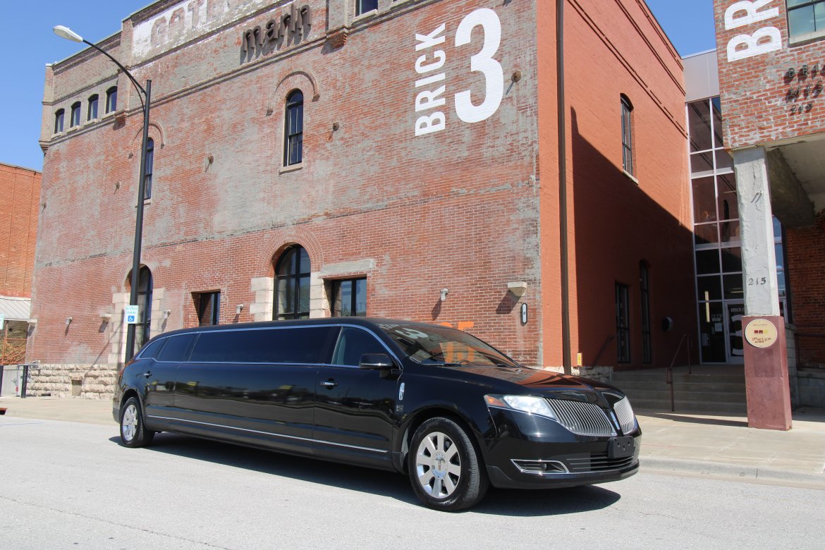 Limousine for Sale in Springfield, MO - Photo 2