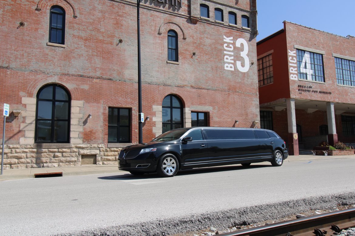 Limousine for Sale in Springfield, MO - Photo 8