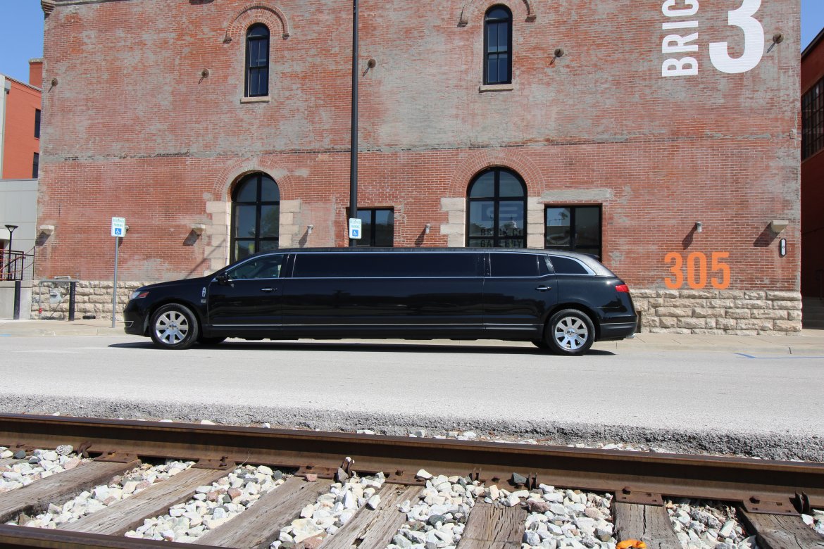 Limousine for Sale in Springfield, MO - Photo 9