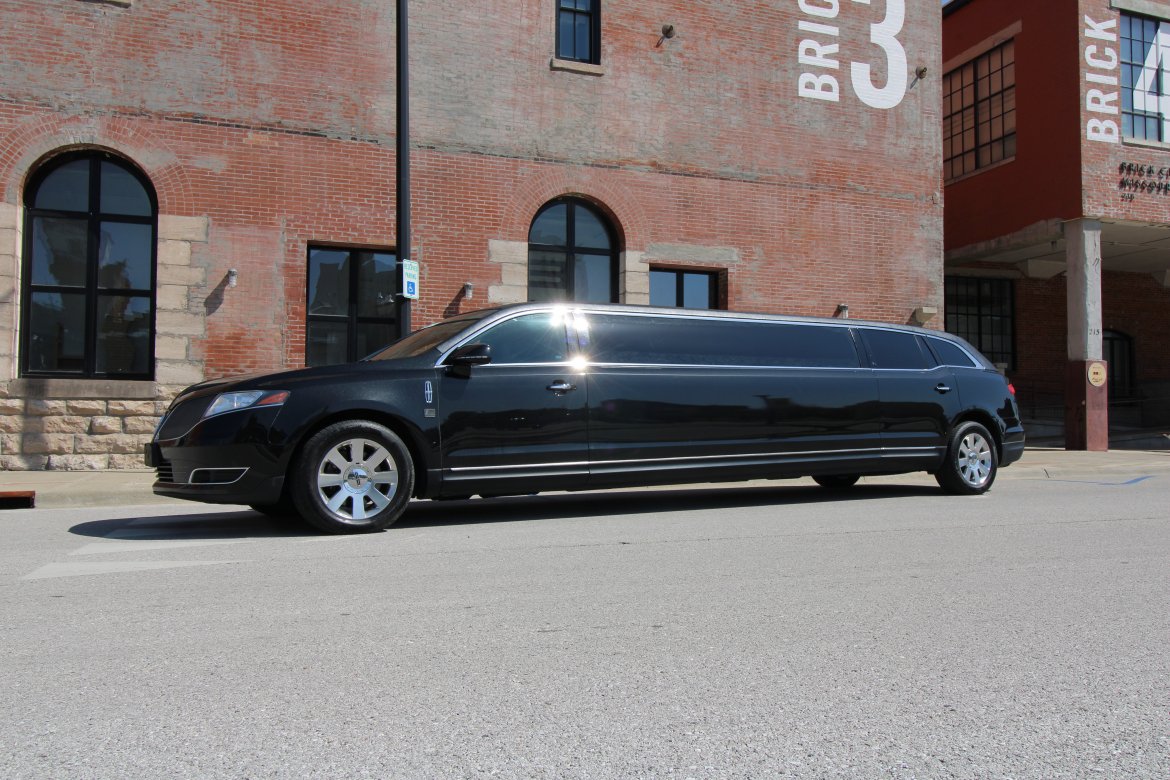 Limousine for Sale in Springfield, MO - Photo 11