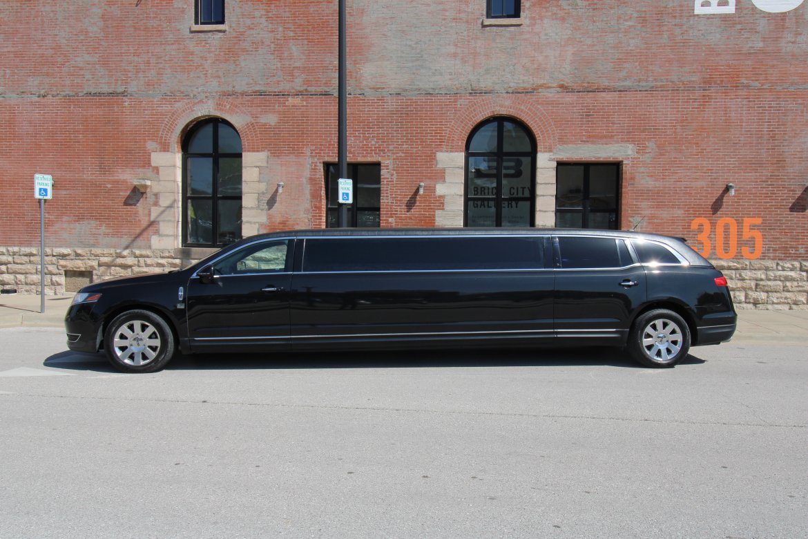 Limousine for Sale in Springfield, MO - Photo 12