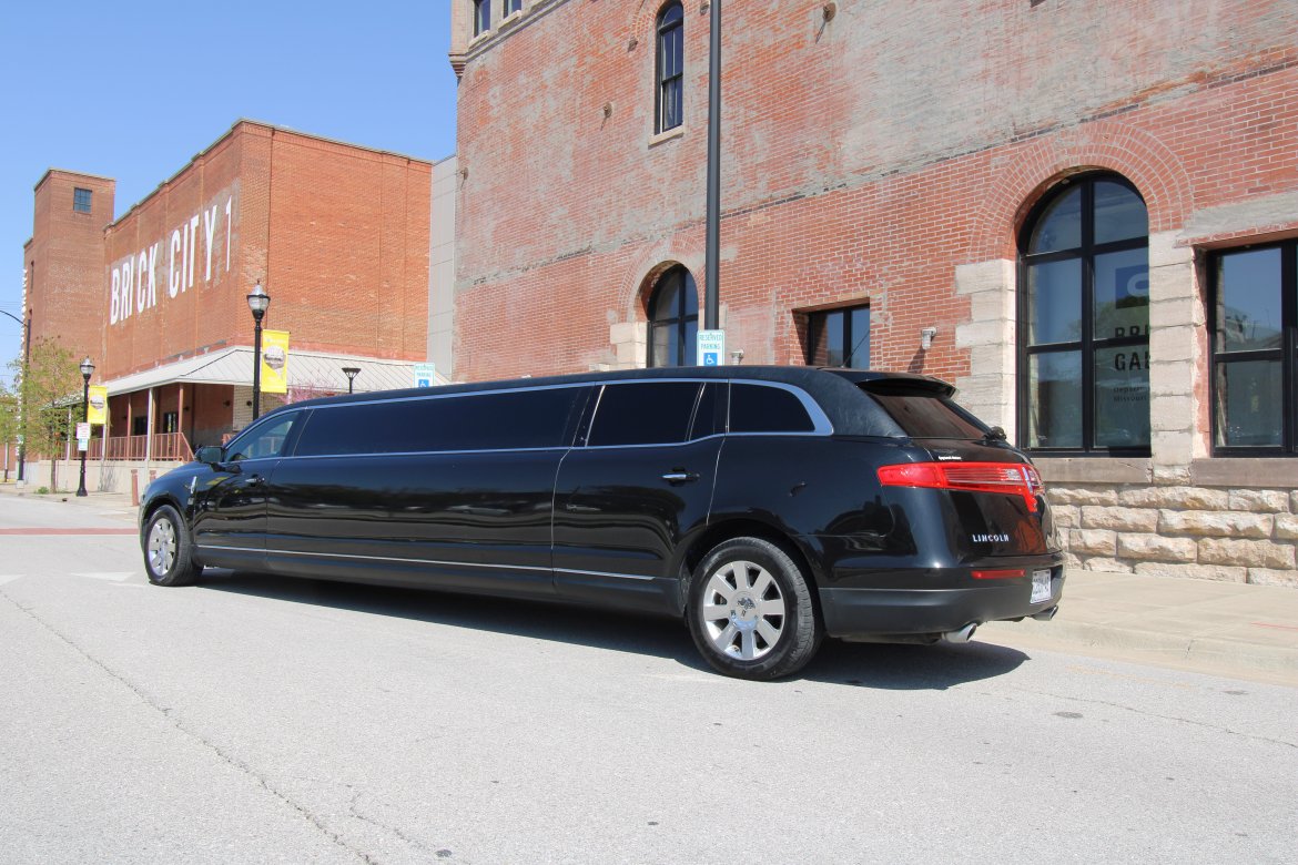 Limousine for Sale in Springfield, MO - Photo 13