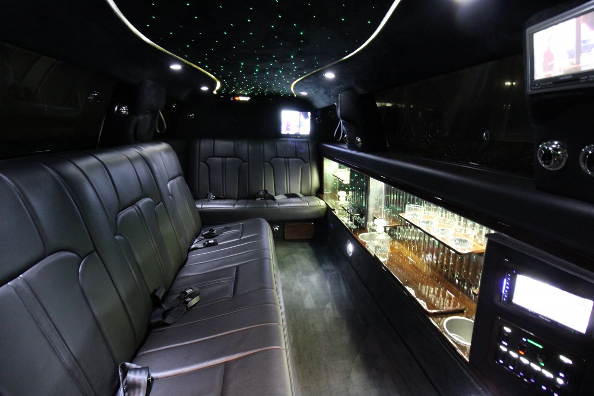 Limousine for Sale in Springfield, MO - Photo 17