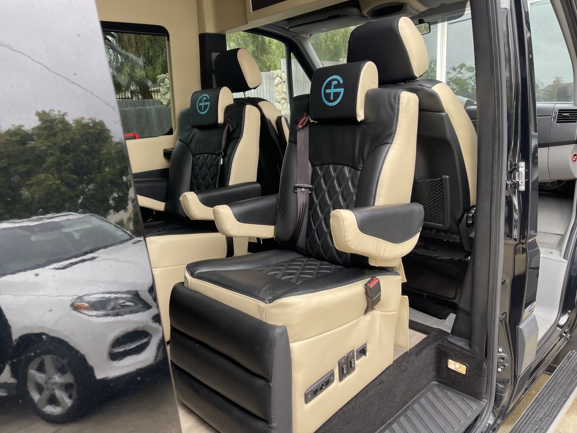 Limo Bus for Sale in Upland, CA - Photo 9
