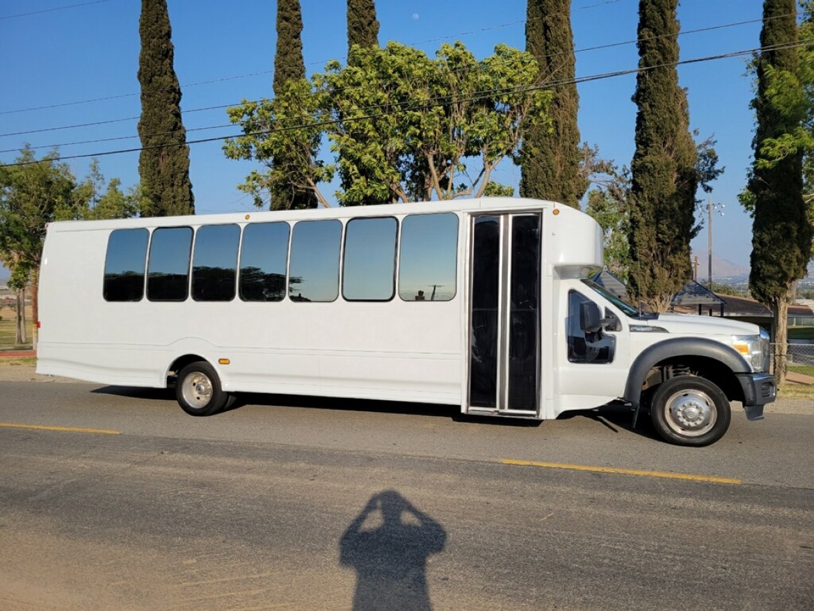 Limo Bus for Sale in Fontana, CA - Photo 21