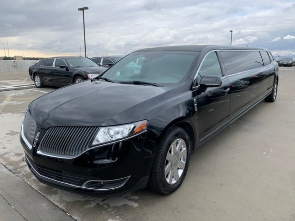 2016 Lincoln MKT 120” 4 Door Limousine for Sale in Las Vegas, NV - Main Photo