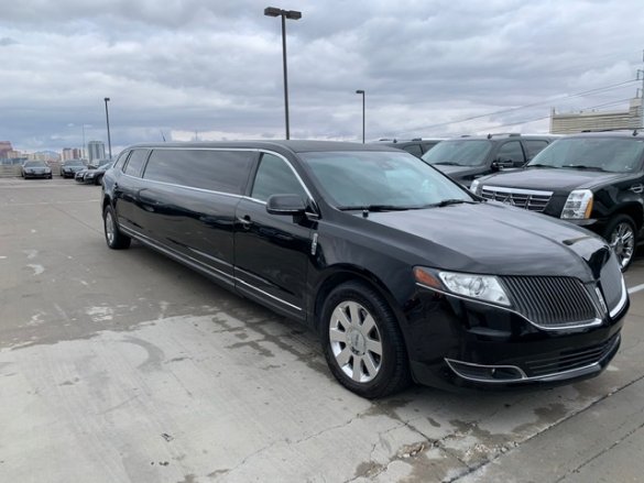 2016 Lincoln MKT 120” 4 Door Limousine for Sale in Las Vegas, NV - Photo 2