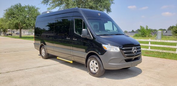 2020 Mercedes-Benz Sprinter 2500 170" Sprinter for Sale in Houston, TX - Main Photo