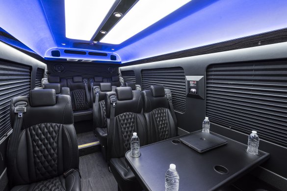2018 Mercedes-Benz 3500 Sprinter for Sale in Springfield, MO - Photo 2
