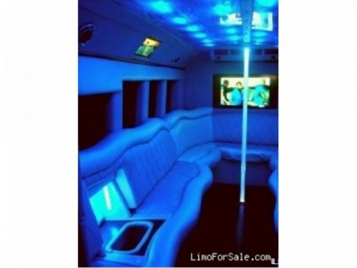 Photo of Limo Bus for sale: 2006 Ford E-450