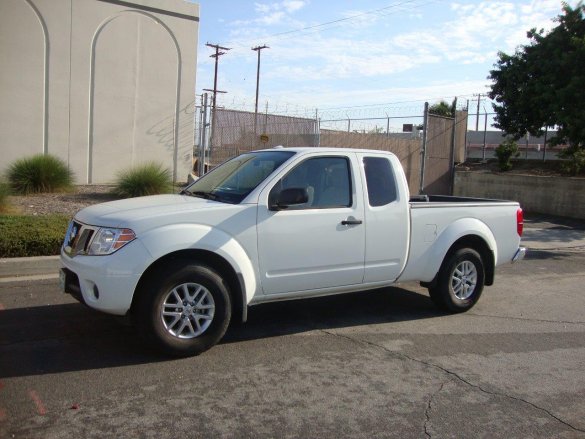 2017 Nissan Frontier SV King Cab Truck for Sale in Carson, CA - Main Photo