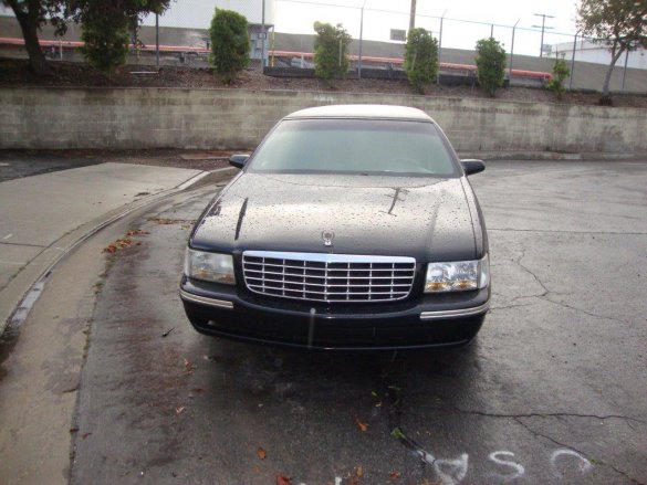 1998 Cadillac Deville 6-Door Limousine Limousine for Sale in Carson, CA - Photo 2