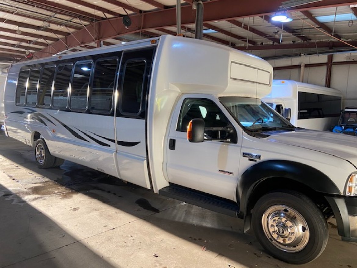 Limo Bus for Sale in ERIE, PA - Photo 15