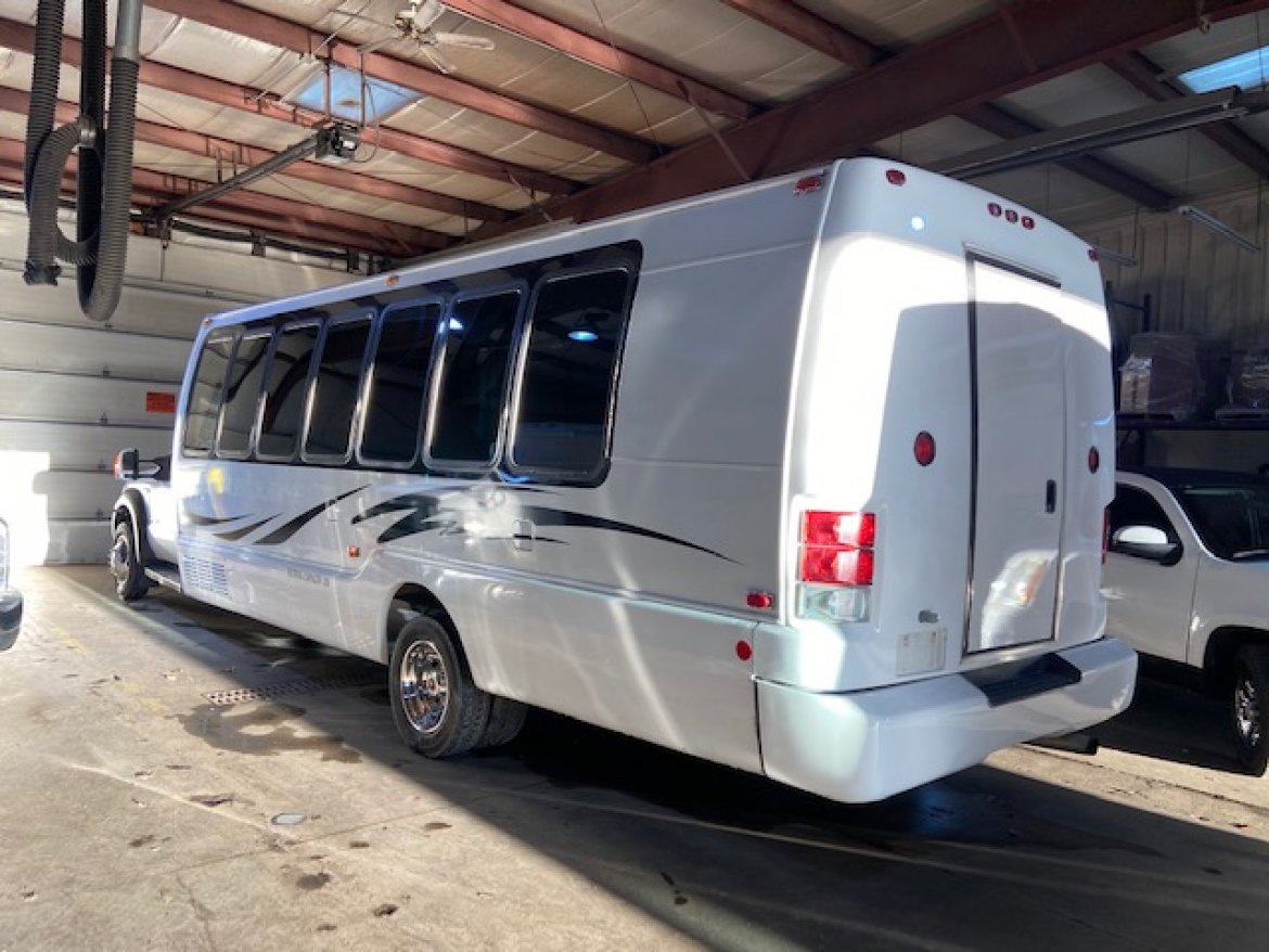 Limo Bus for Sale in ERIE, PA - Photo 17