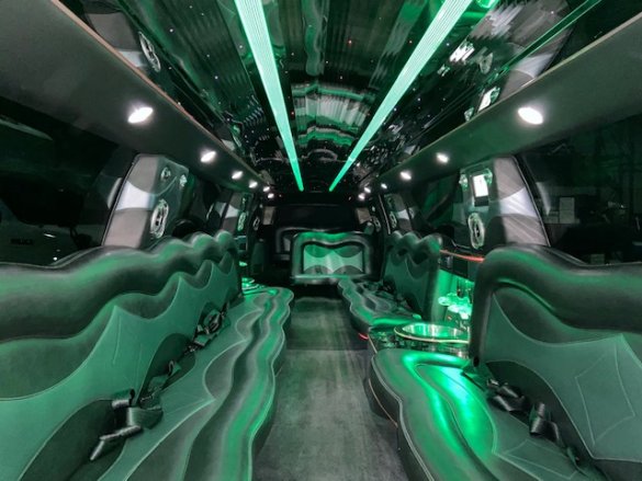 2007 Chevrolet Stretch SUV Limo Limousine for Sale in ERIE, PA - Photo 2