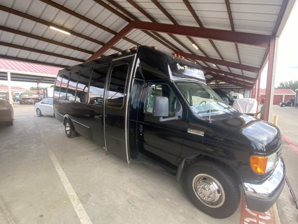 2006 Ford E450 Limo Bus for Sale in Colleyville, TX - Main Photo