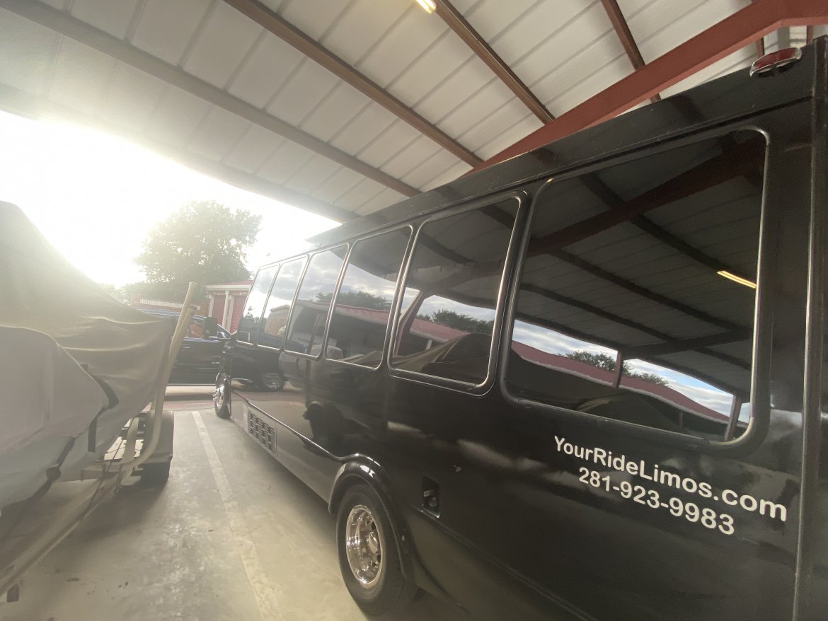 Limo Bus for Sale in Colleyville, TX - Photo 6
