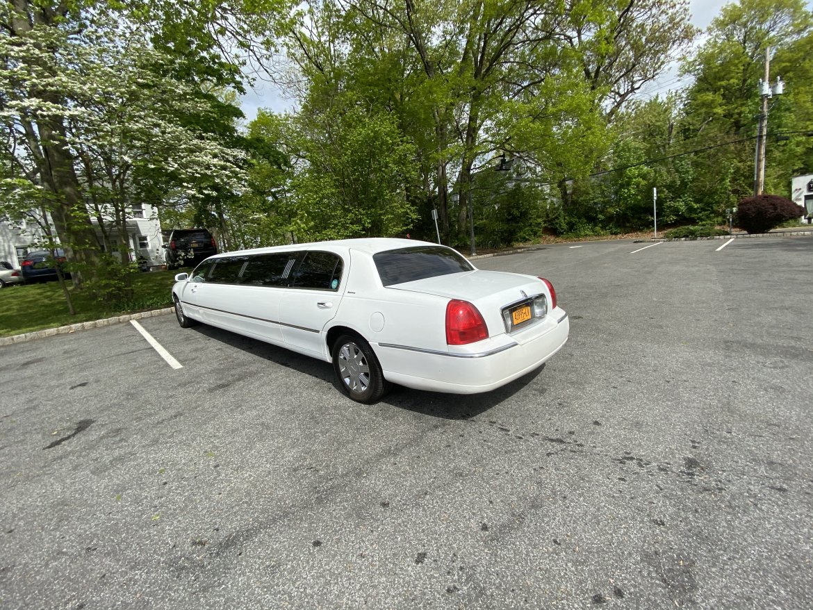 Limousine for Sale in Garnerville, NY - Photo 6