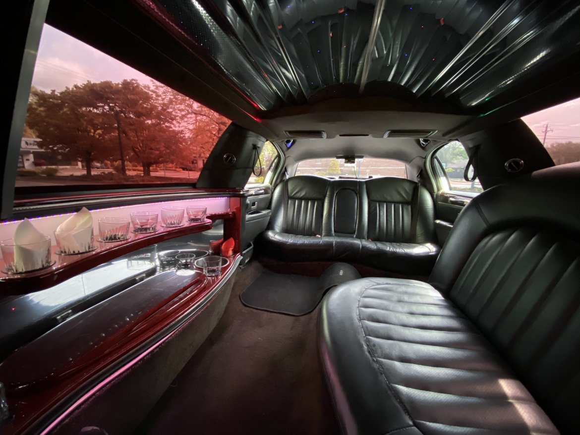 Limousine for Sale in Garnerville, NY - Photo 7