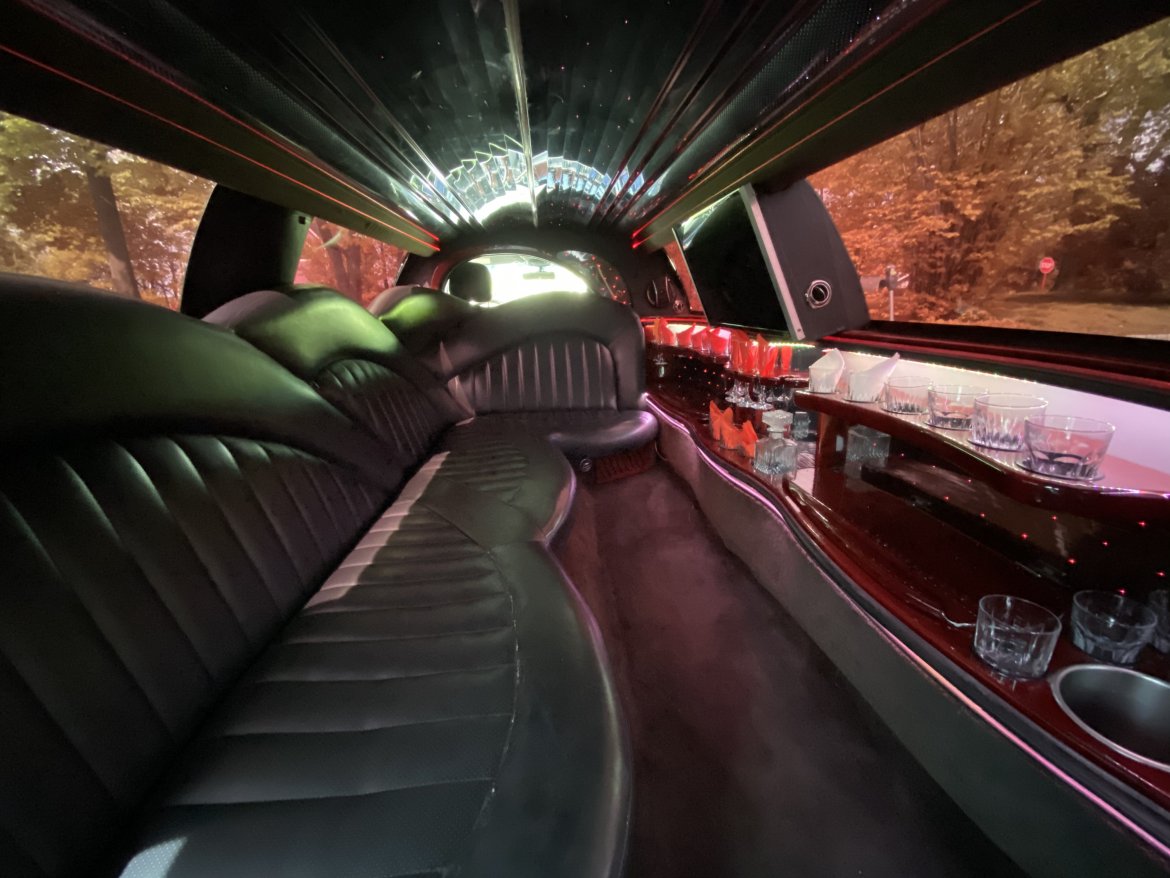 Limousine for Sale in Garnerville, NY - Photo 8