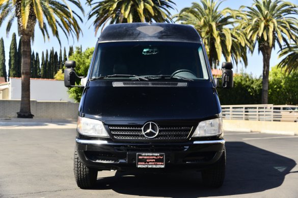 2006 Dodge In line 6 diesel Executive Shuttle for Sale in Los Angeles, CA - Photo 2