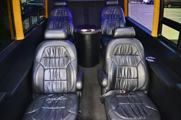 2006 Dodge In line 6 diesel Executive Shuttle for Sale in Los Angeles, CA - Photo 3