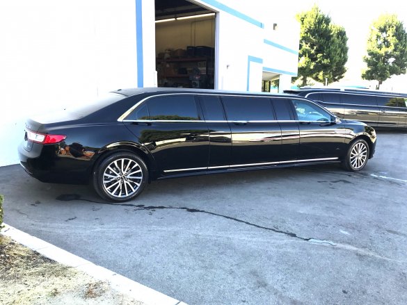 2017 Lincoln Continental Limousine for Sale in Oaklyn, NJ - Photo 2