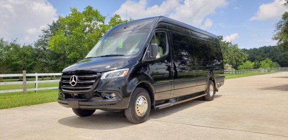 2021 Mercedes-Benz Sprinter 3500 170"EXT Sprinter for Sale in Houston, TX - Photo 3