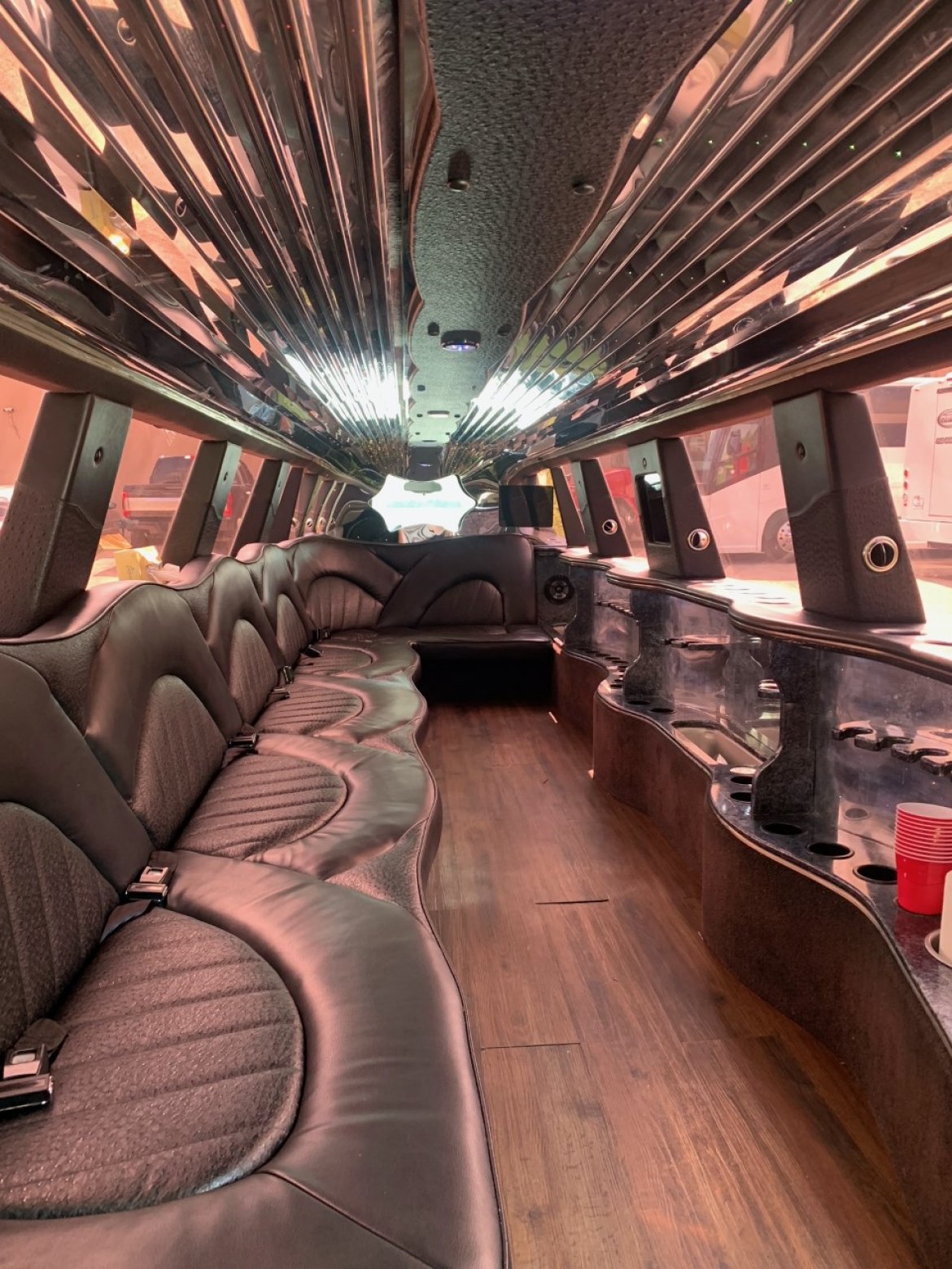 SUV Stretch for Sale in Toledo, OH - Photo 5