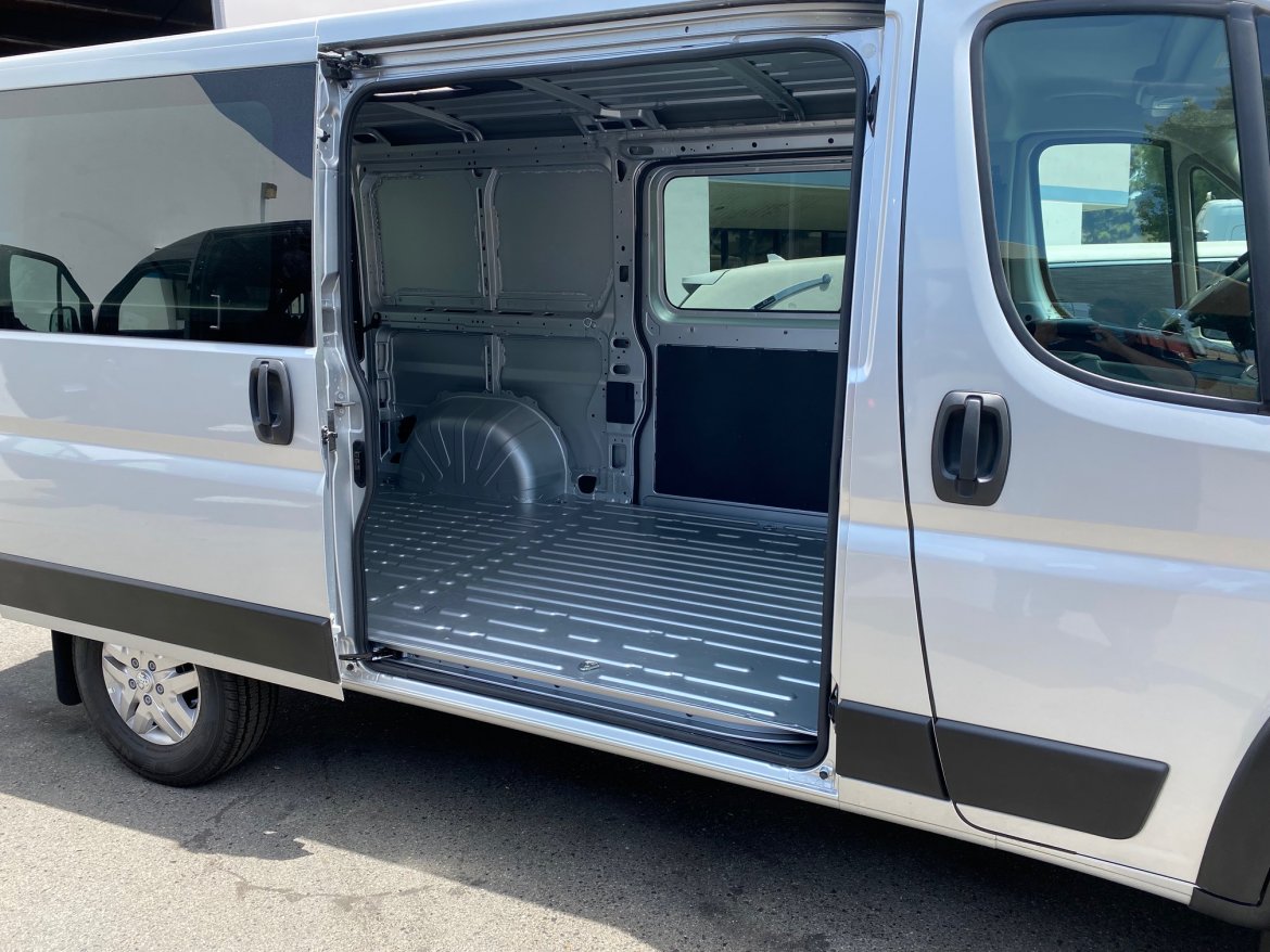 CEO SUV Mobile Office for Sale in Ontario, CA - Photo 3