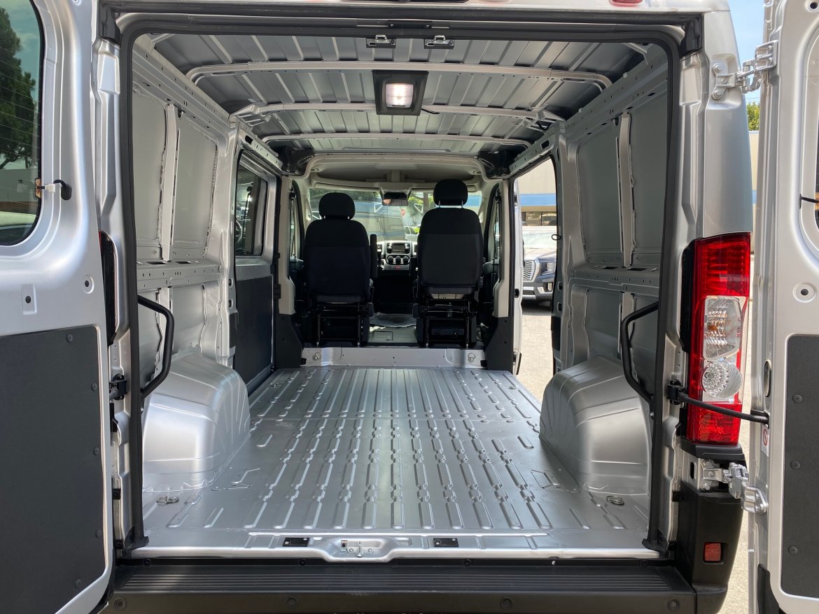 CEO SUV Mobile Office for Sale in Ontario, CA - Photo 4
