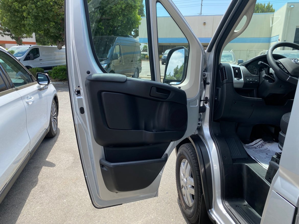 CEO SUV Mobile Office for Sale in Ontario, CA - Photo 13